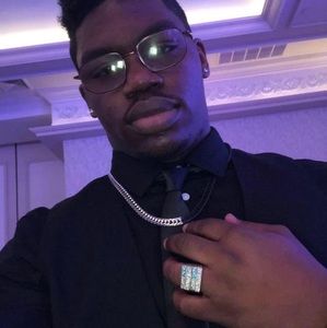 Meet your Posher, Eli